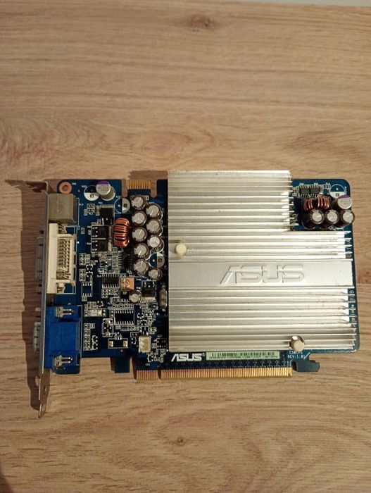 Karta Asus plus 4 GB ramu