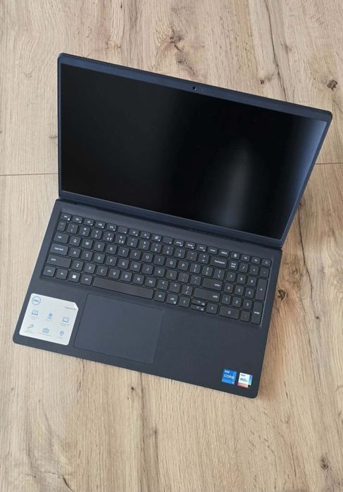 Dell Inspiron 3520-2055 – stan idealny, jak nowy!