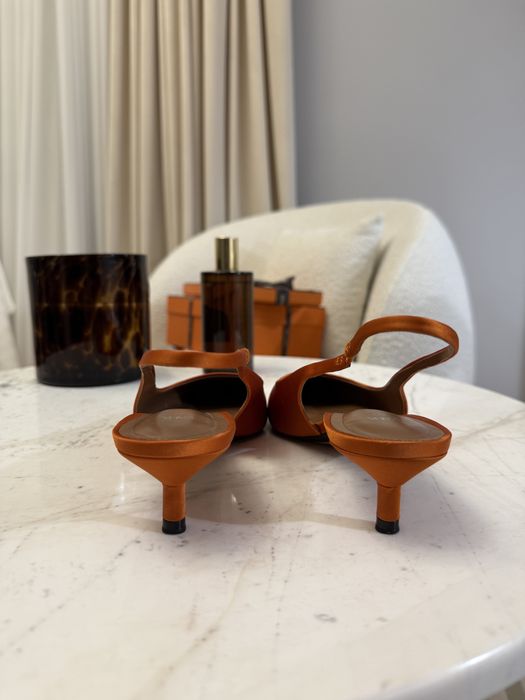 Помаранчеві туфлі Zara 37