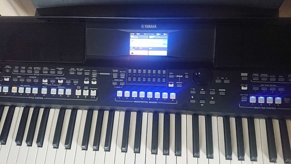Yamaha psr sx 600