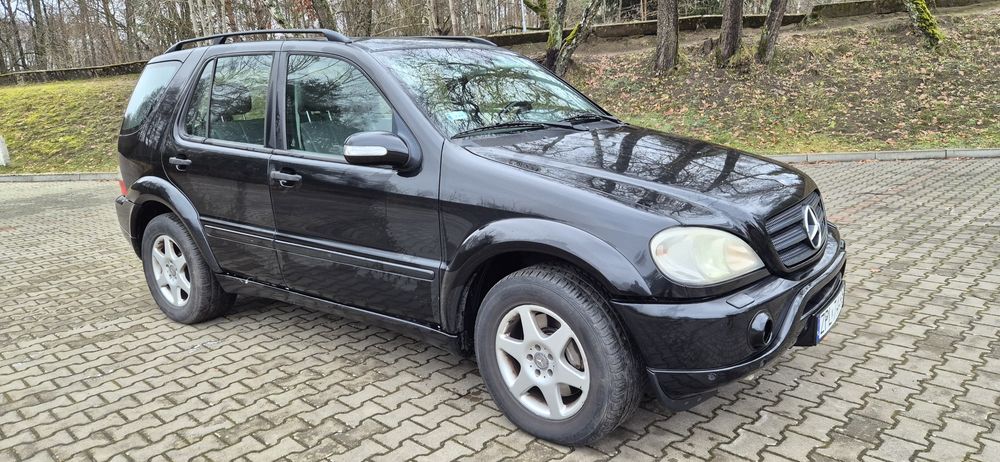 ML 270  Czarny  Hak 3500 kg