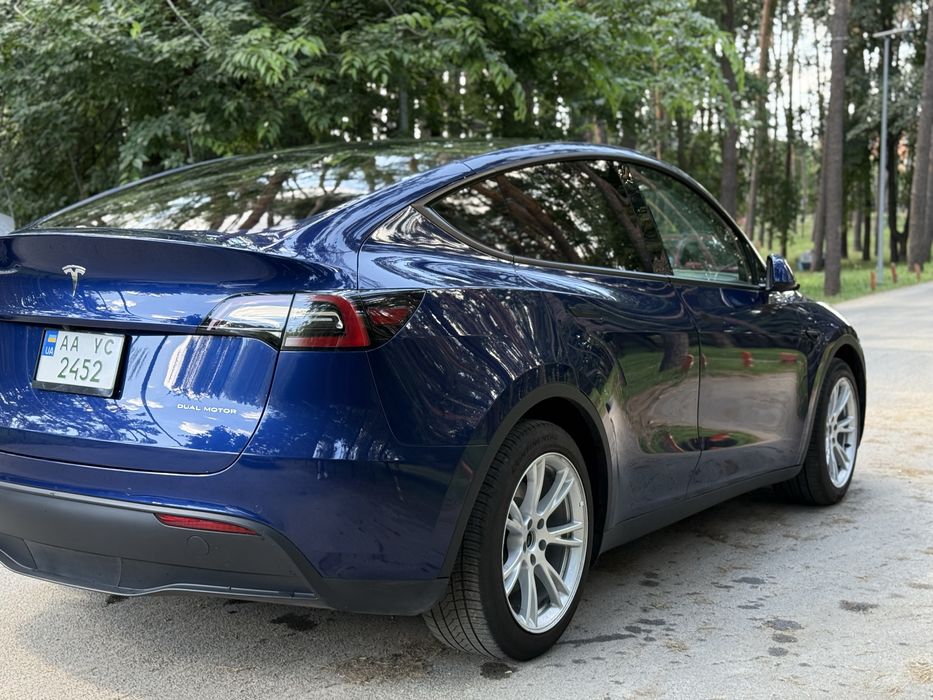 Tesla model Y 7мест 500km