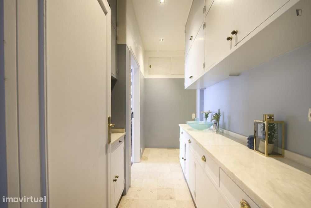 Quarto - localizado em Entrecampos Lisbon