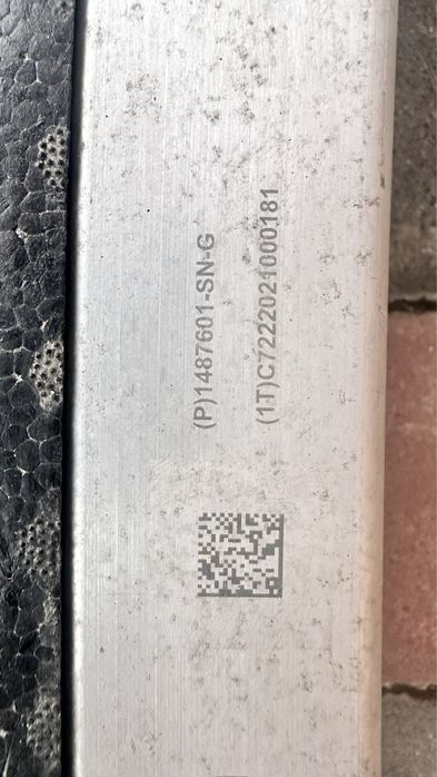 Підсилювач переднього бампера tesla model y з абсорбером