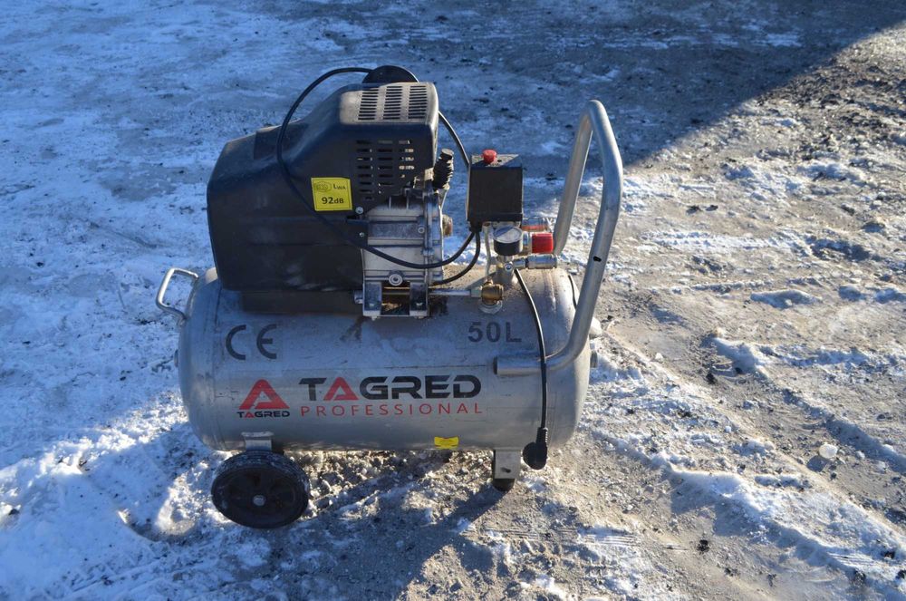 Sprężarka Tagred  50 l uszkodzona.