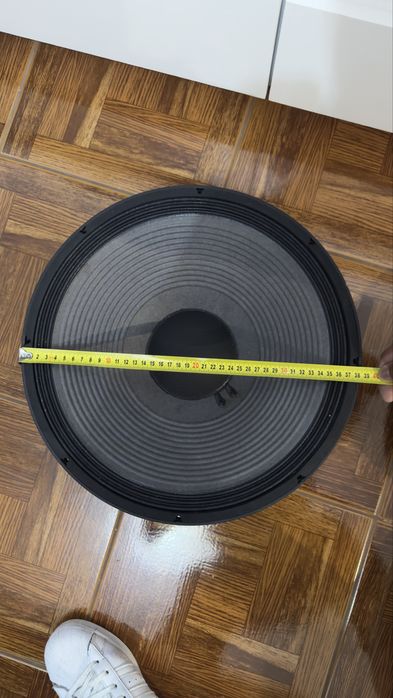 Coluna de 15” JBL 2226HPL Altifalante