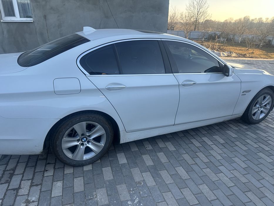 BMW 5 авто в гарному стані