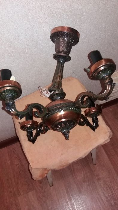 Люстра, . новая четырехрожковая без плафонов