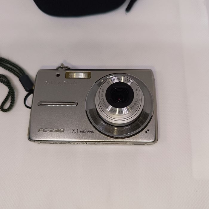 Olympus Digital Camera FE-230, 7.1 MP, Silver, Tested64284492940289122