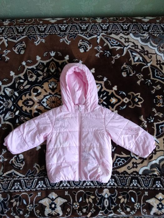 Продам куртку весна-осень для девочки. Рост 86 см.