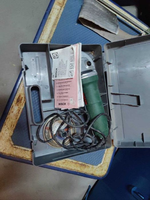 Rebarbadora Bosch com Mala Original – Bom Estado