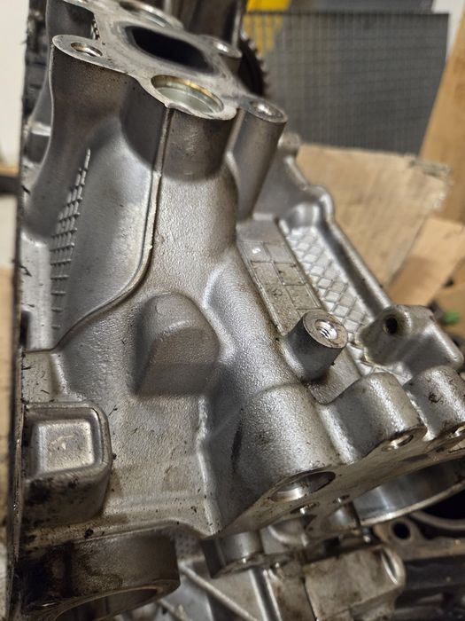 Głowica silnika 1.0ECO BOOST M1DA SFJA pbcm5g 6090