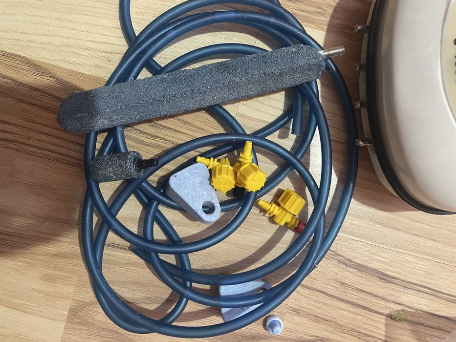 Повітряний компресор для акваріума