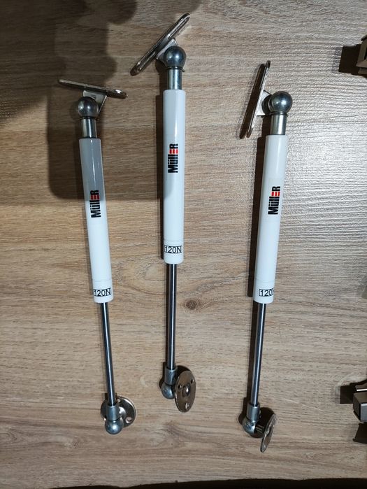 Петлі з доводчтком газліфти Muller нові