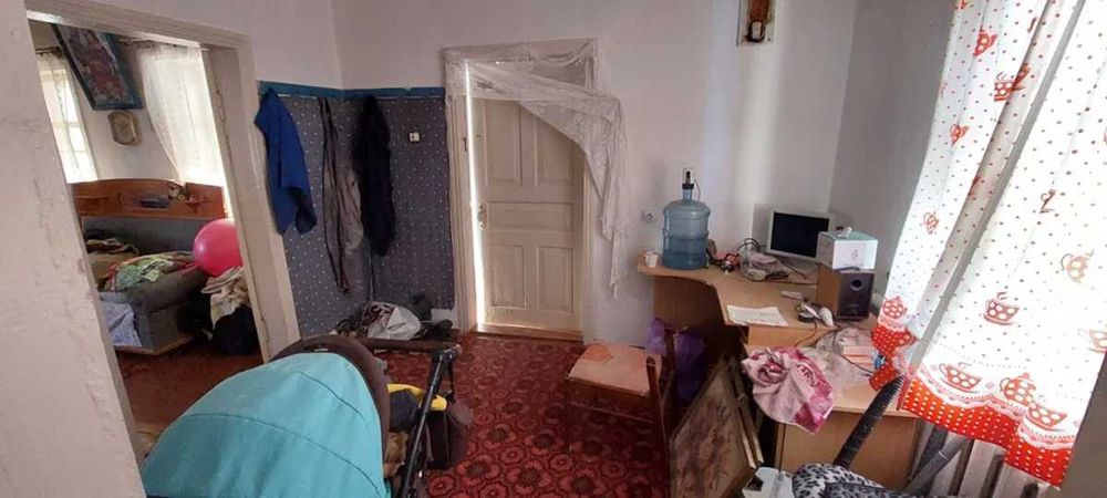 Продаж будинку з комунікаціями