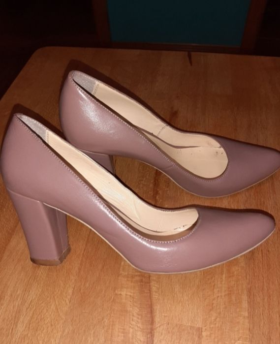 Шкіряні туфлі 38 розмір Швеція