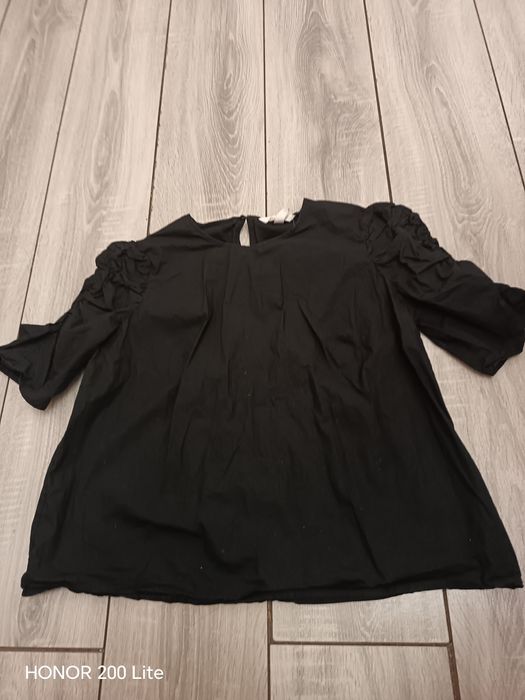 Czarny T-shirt na lato