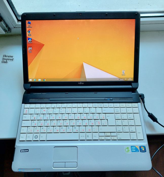 Ноутбук Fujitsu 15.6"/i5/8gb/750gb