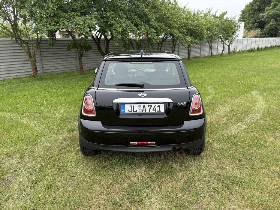 Mini One R56 1.6 benzyna 2013r czarny ladny alu16 180tys.km