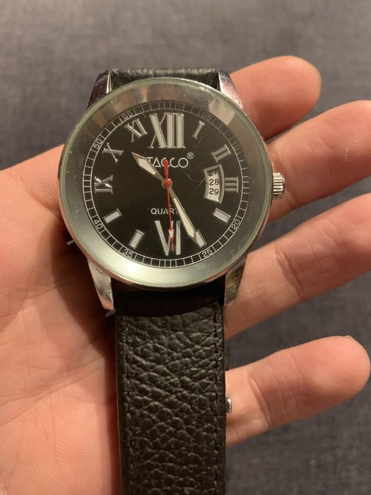 Zestaw 12 zegarków na rękę oraz dwie