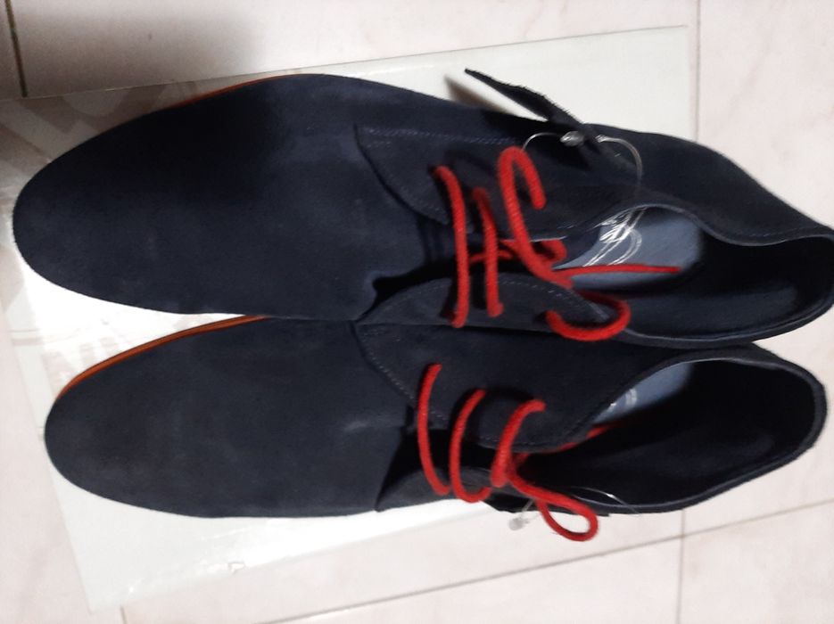 Sapatos em pele ( couro ) homem tamanho 41/42 novos em caixa