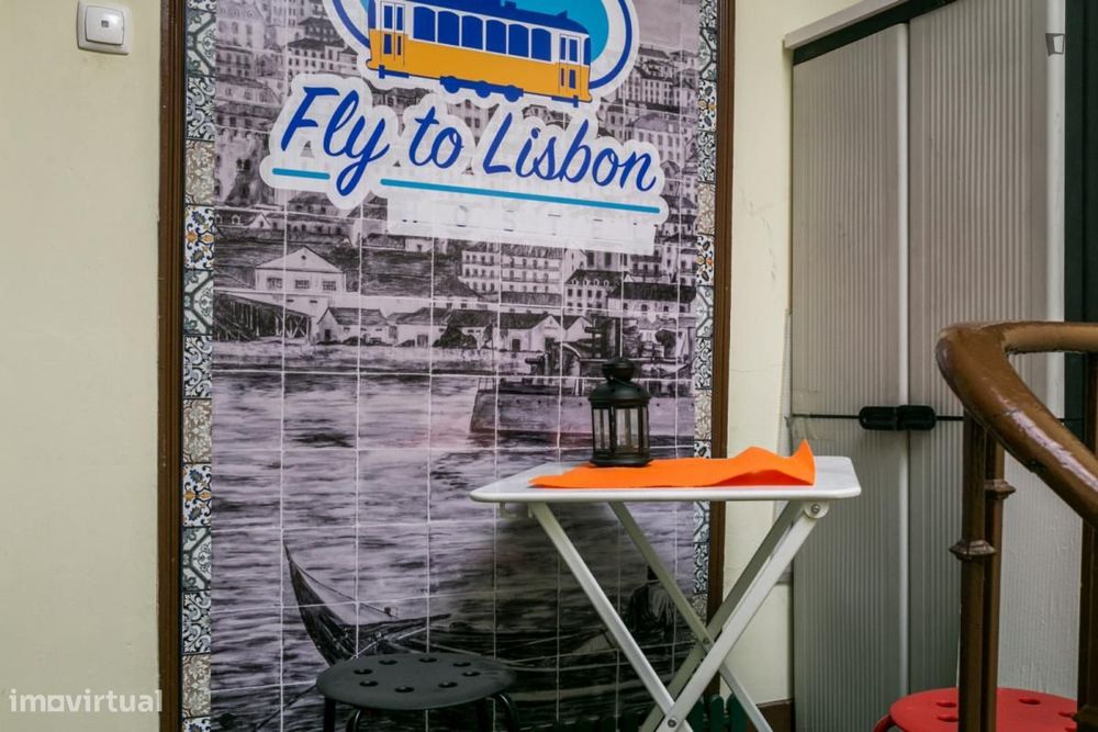 Quarto - localizado em Arroios Lisbon