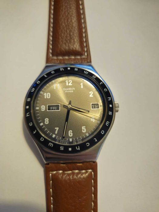 Swatch Irony YGS717 | Calendário Dia/Data | Pele Original