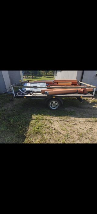 Przyczepka z hamulcem platforma