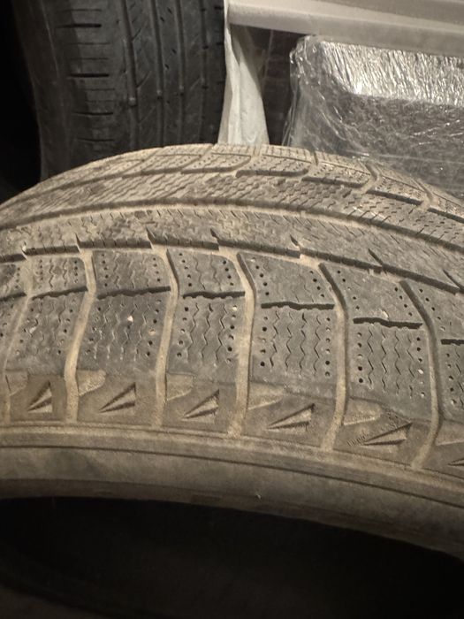 Зимові шини Michelin 225/65 r17 2 штуки 10/19
