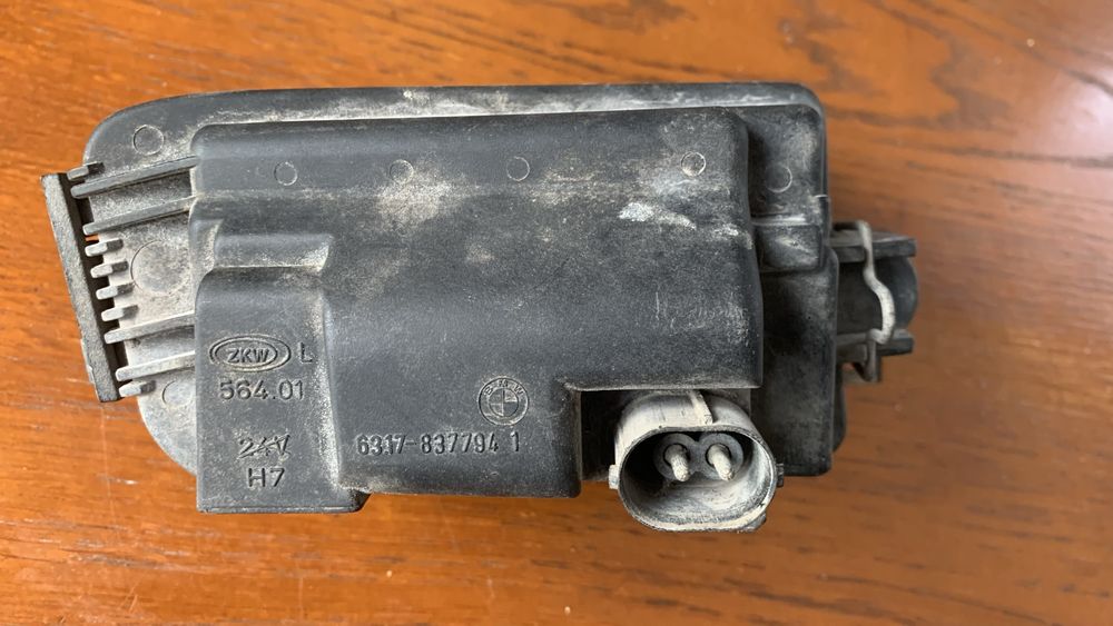 Продам протитуманну фару(туманку) на бмв е39