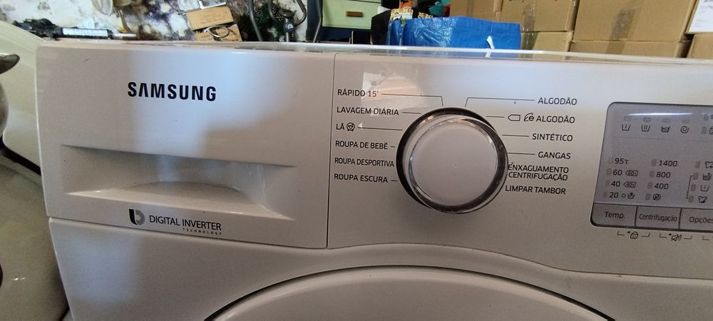Máquina de lavar roupa Samsung
