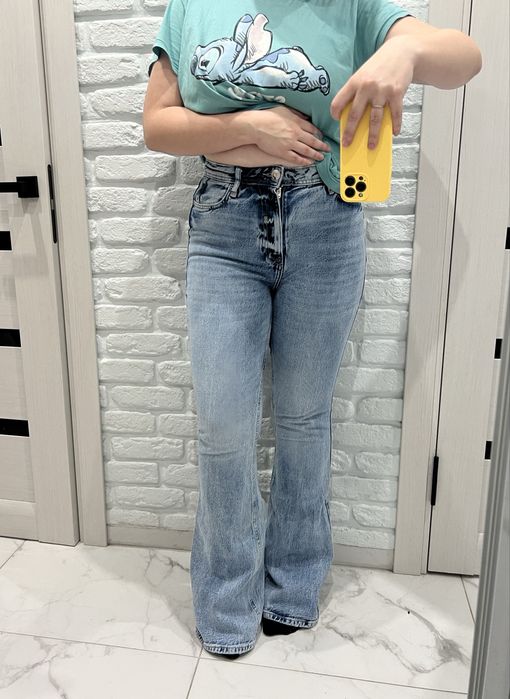 Джинси прямі, кльош; Bershka; River Island