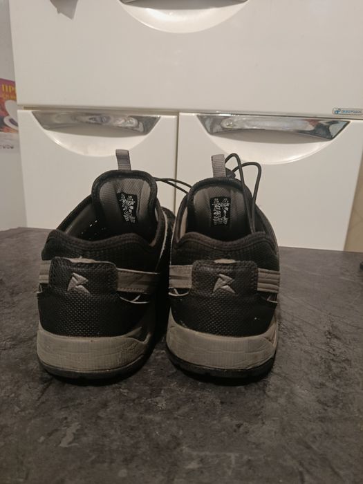 Продам кроссовки Ecco 41-42