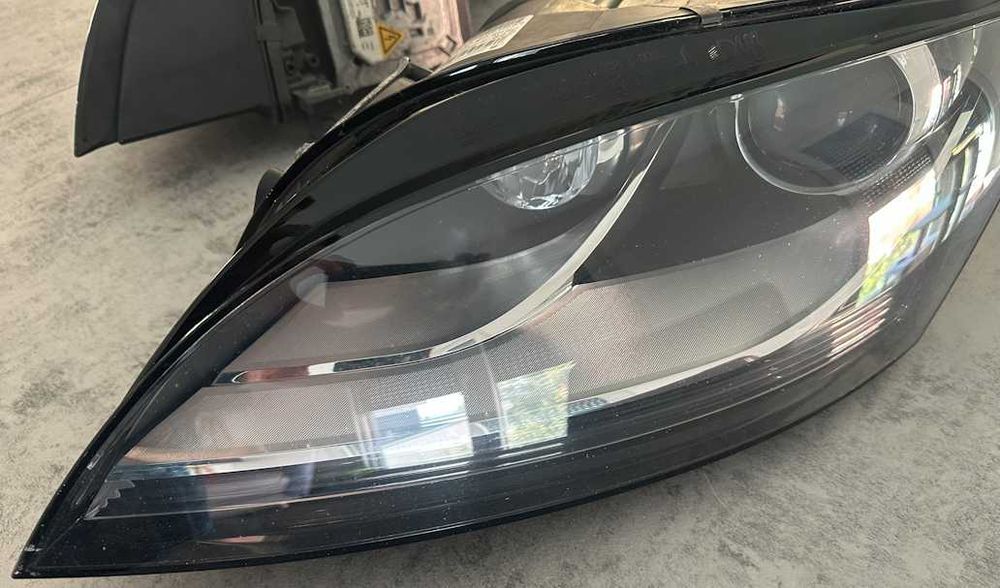 Par de Faróis Bi-Xenon Originais Audi TT 8J - Completos com Balastros