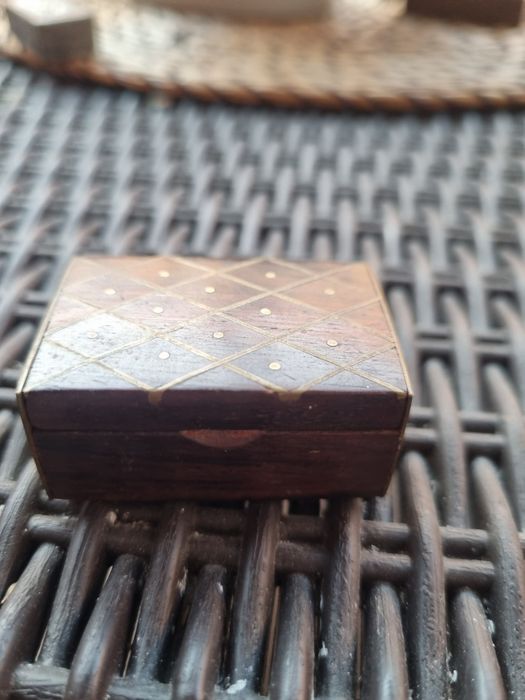 Vintage mini caixa de madeira e Latão
