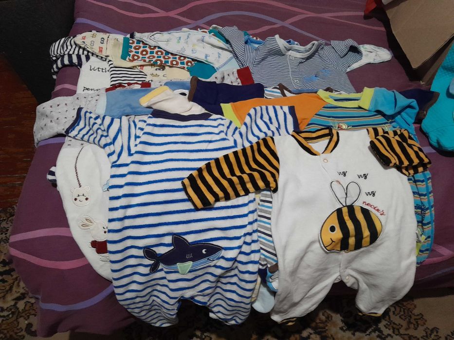 Дитячий одяг коробкою