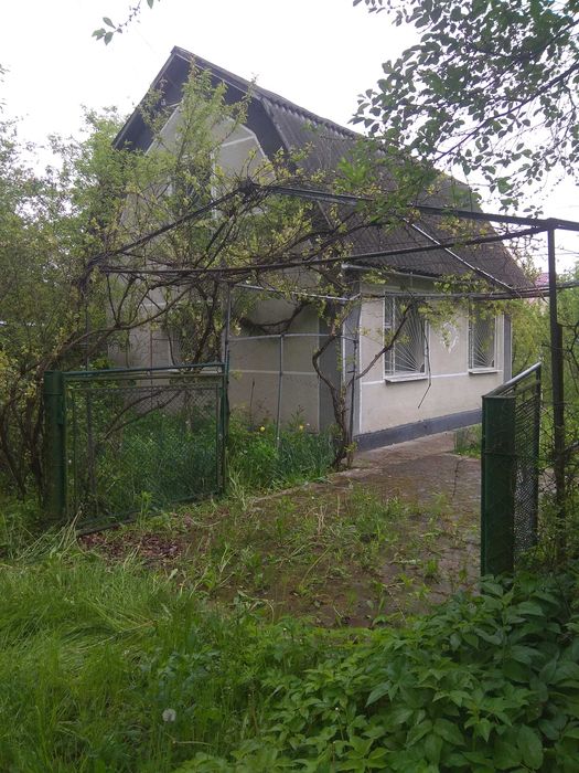 Продаж дачі з земельною  ділянкою