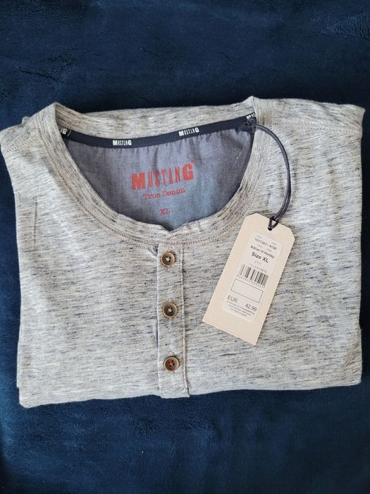 Mustang Adrian H Henley r.XL