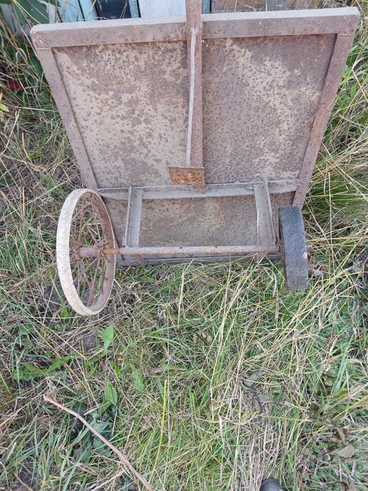 Продам металеву тачку