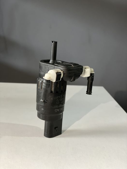 Насос стеклоомывателя ,моторчик омивача,омивателя,шкода фабія ,fabia