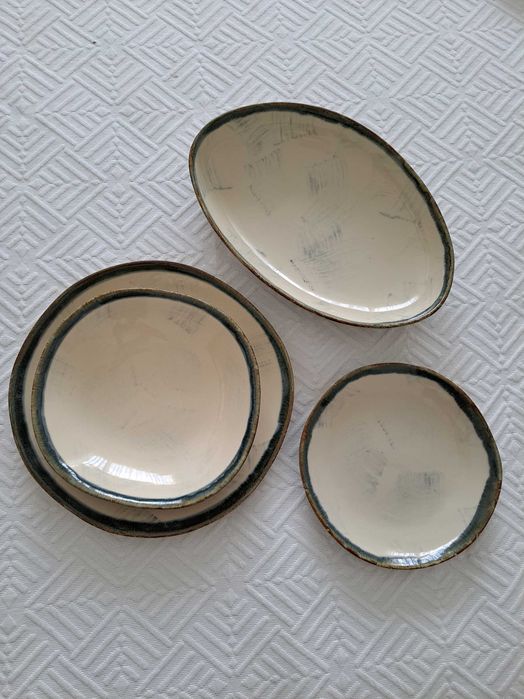 Conjunto pratos sopa, rasos, sobremesa