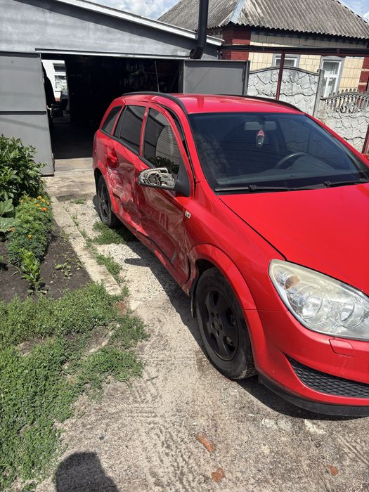 Opel Astra H после бокового удара