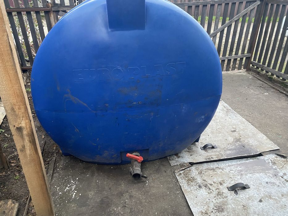 Бочка 3000л пластик с краном