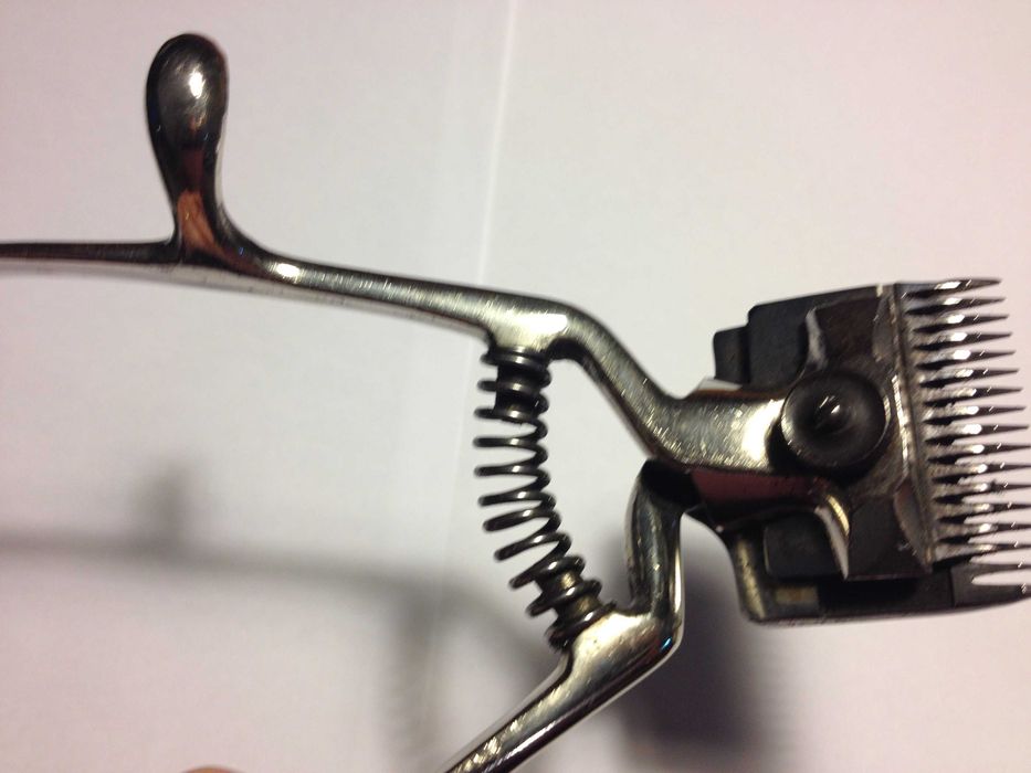 Máquina Antiga Manual para cortar cabelo