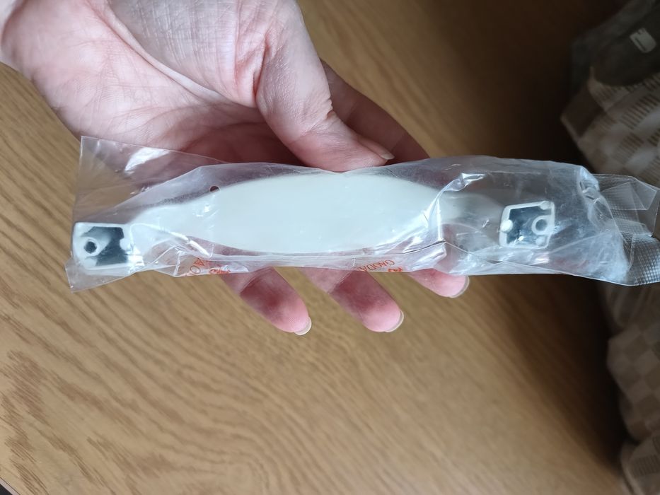 Ручки для кухонних меблів, нові