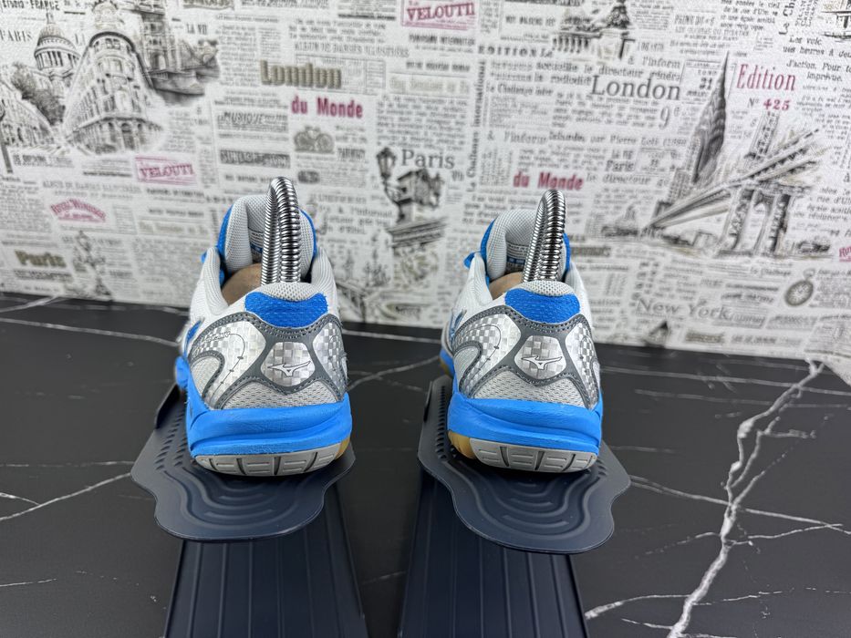 Кросівки Mizuno Wave Twister Розмір 37 Взуття