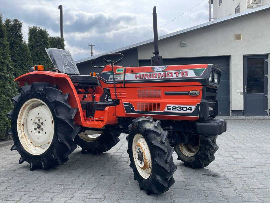 Hinomoto E2304 Японський трактор