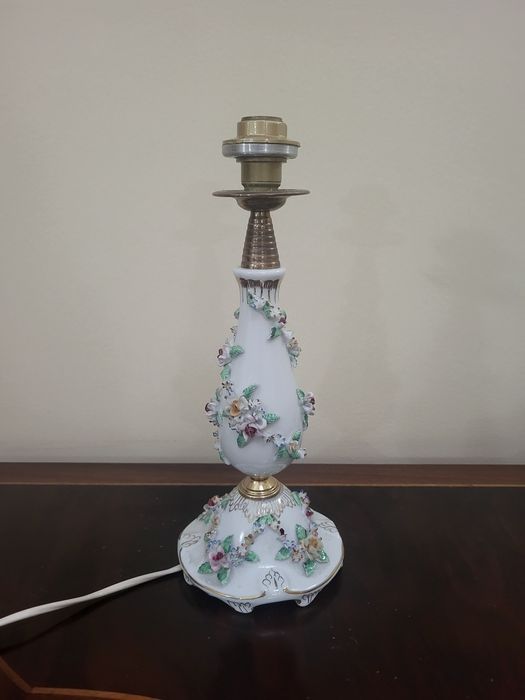 Candeiros de mesinha quarto em Porcelana Biscuit (2 )