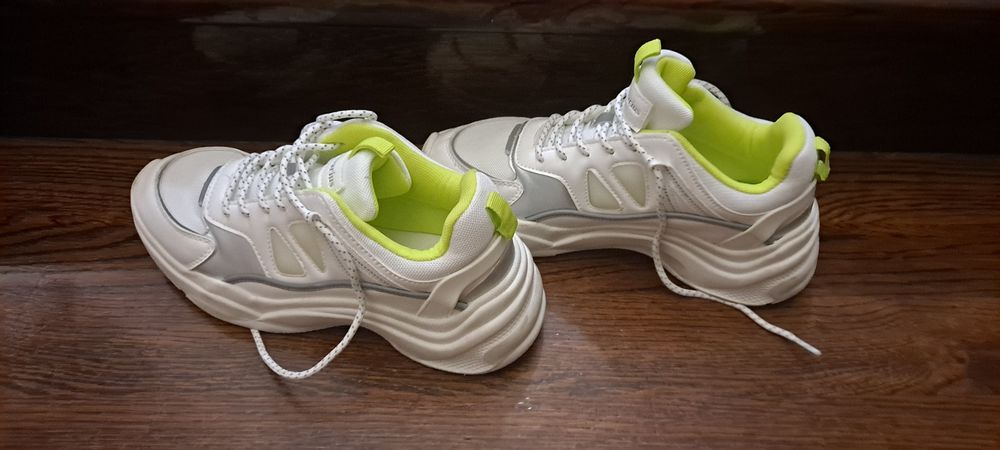 Adidasy stradivarius roz.39