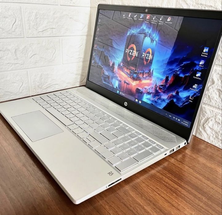 Ноудбук HP / Ryzen 5 - 8 ядра,16Gb DDR4, RX Vega 8, SSD 512gb